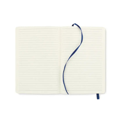 Caiet a5 reciclat cu pagini crem liniate si semn de carte bleumarin din panglica