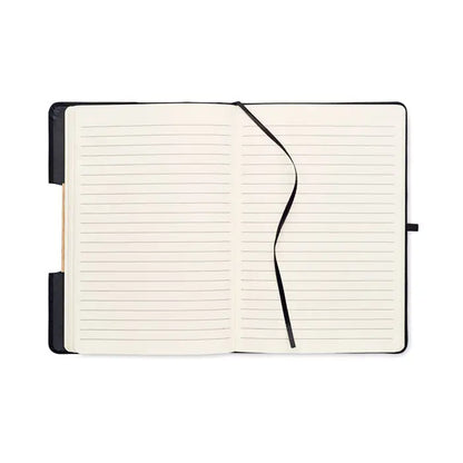 Caiet a5 rpet cu coperta neagra din piele ecologica si pagini crem liniate cu semn de carte negru