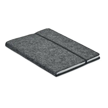 Caiet a5 rp et fetru cu coperta gri din fetru si banda elastica neagra pentru organizare eficienta