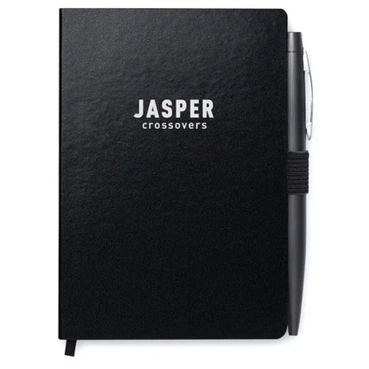 Caiet a6 negru cu coperta texturata si stilou negru asortat cu litere albe jasper crossovers pe coperta