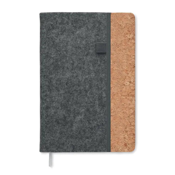 Caiet de pluta a5 rpet cu coperta din fetru gri inchis si panou lateral din pluta naturala pentru notite elegante