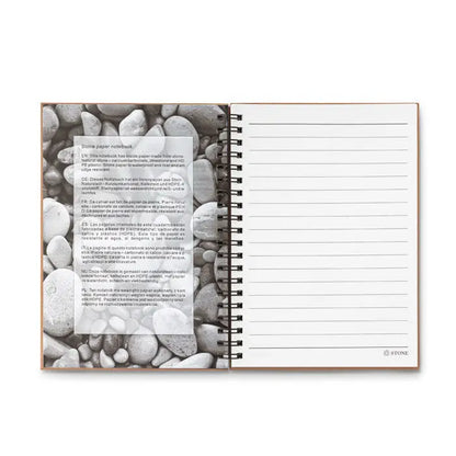 Caiet din hartie minerala cu coperta maro natur, minimalista si pagini cu 70 randuri, ideal pentru notite organizate