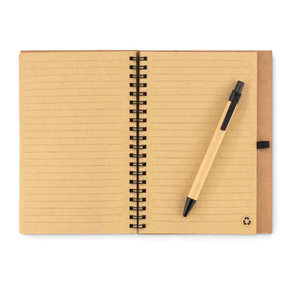 Caiet din pluta spiralat bej cu pagini liniate si stilou bej cu accente negre pentru notite elegante