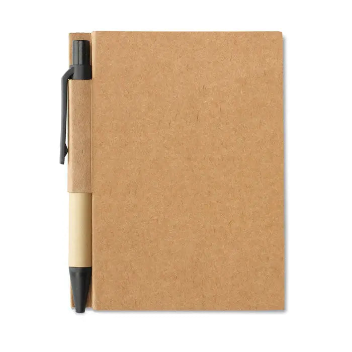 Caiet reciclat din hartie kraft maro cu pix atasat pe lateral pentru notite ecologice eficiente