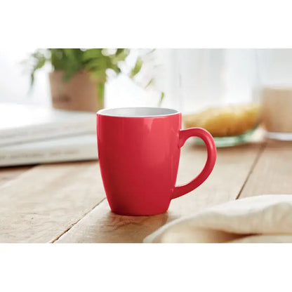 Cană ceramică colorată 290 ml roșie vibrantă cu finisaj lucios și interior alb cu mâner rotunjit neted