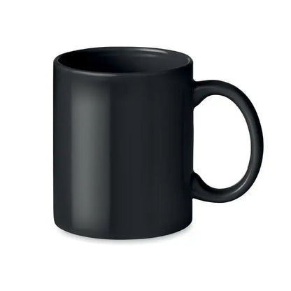 Un cana ceramica colorata de 300ml neagra mata cu maner rotund si neted din ceramica