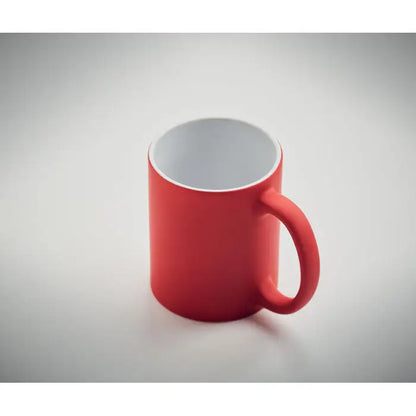 Cana colorata mata 300 ml rosu ceramic cu interior alb si finisaj lucios pentru bauturi calde