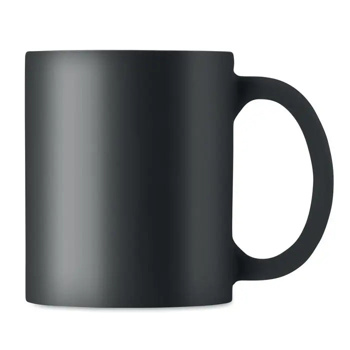 Ceașcă colorată mată 300 ml din ceramică neagră mată cu finisaj uniform și mâner rotunjit