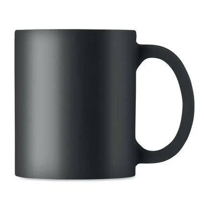 Ceașcă colorată mată 300 ml din ceramică neagră mată cu finisaj uniform și mâner rotunjit