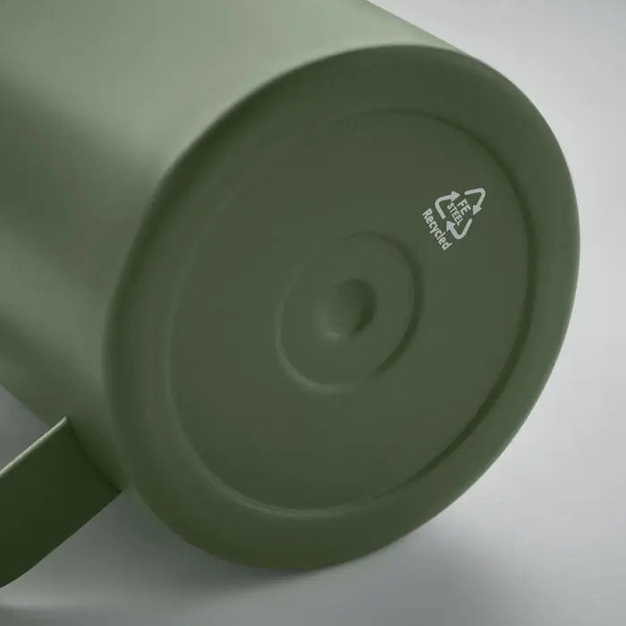 Cană cu perete dublu 300 ml verde măsliniu cu finisaj mat și mâner integrat pentru călătorii izolată