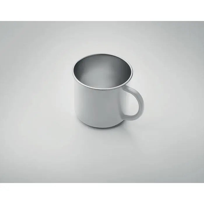 O cana din otel inoxidabil reciclat, minimalista si eleganta, cu interior lucios si maner curbat simplu