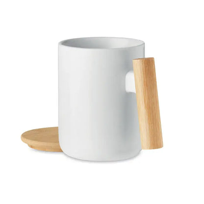 Cană din porțelan alb cu mâner din lemn natural și capac din lemn de 380 ml