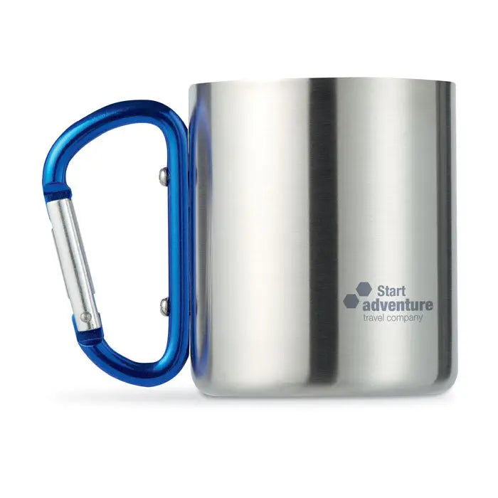 Cană metalică de camping din oțel inoxidabil argintiu cu mâner carabinier albastru și brand start adventure travel company