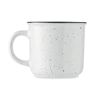 Cana vintage din ceramică 400 ml albă cu pete și margine neagră din email, ideală pentru băuturi calde