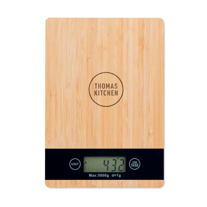Cantar digital de bucatarie din bambus cu panou de control negru si sigla thomas kitchen