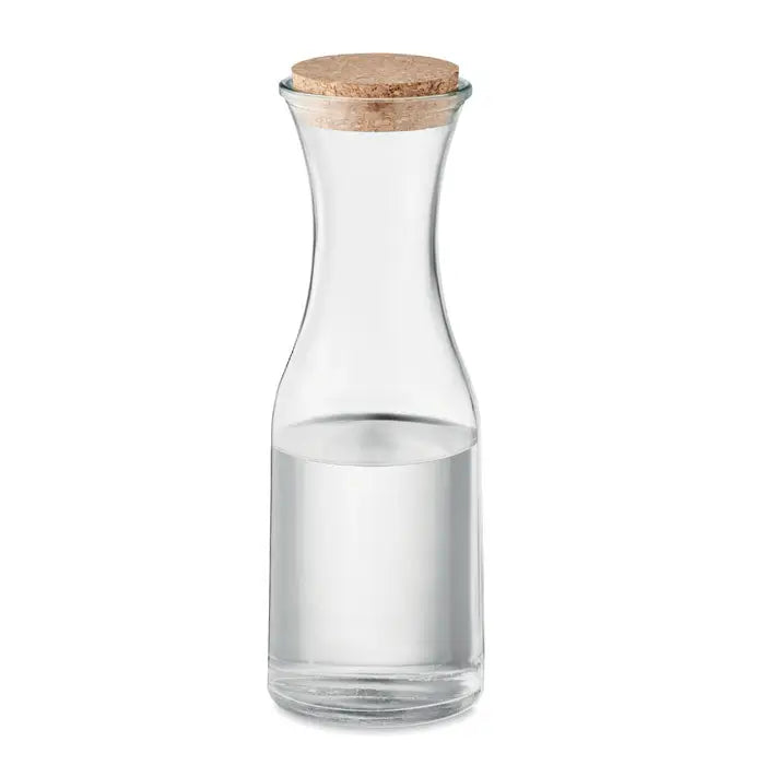 Carafă din sticlă reciclată 1l transparentă cu dop natural din plută, umplută pe jumătate cu apă