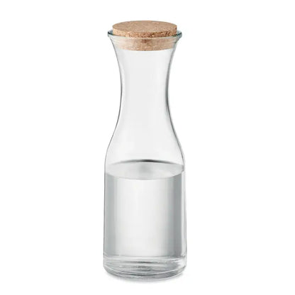 Carafă din sticlă reciclată 1l transparentă cu dop natural din plută, umplută pe jumătate cu apă