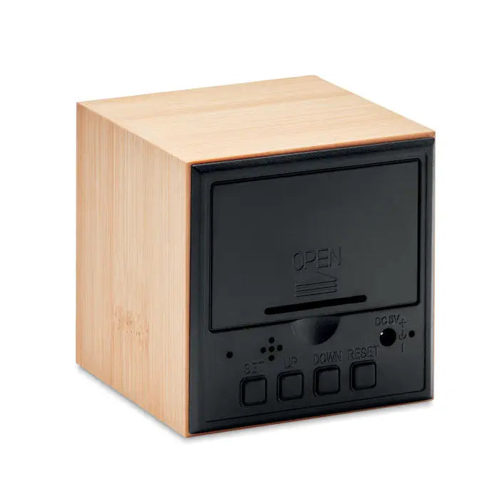 Carcasa din bambus pentru ceas deșteptător cu led, design cubic elegant cu panou negru și butoane gravate