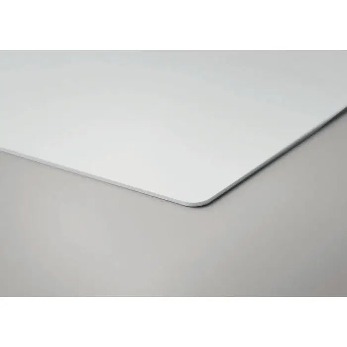 Mousepad dreptunghiular alb cu finisaj mat neted si colturi rotunjite pentru protectie carduri rfid anti-skimming