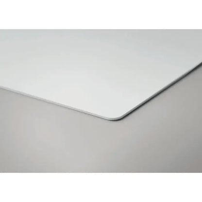 Mousepad dreptunghiular alb cu finisaj mat neted si colturi rotunjite pentru protectie carduri rfid anti-skimming