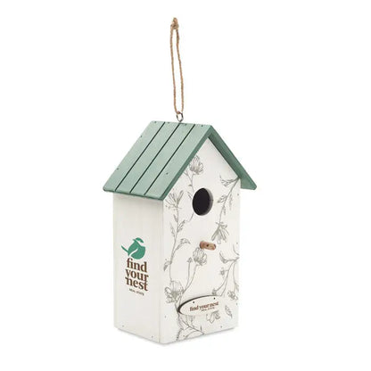 Casa pentru pasari din placaj alb cu acoperis verde salvie si modele florale negre delicate cu logo find your nest