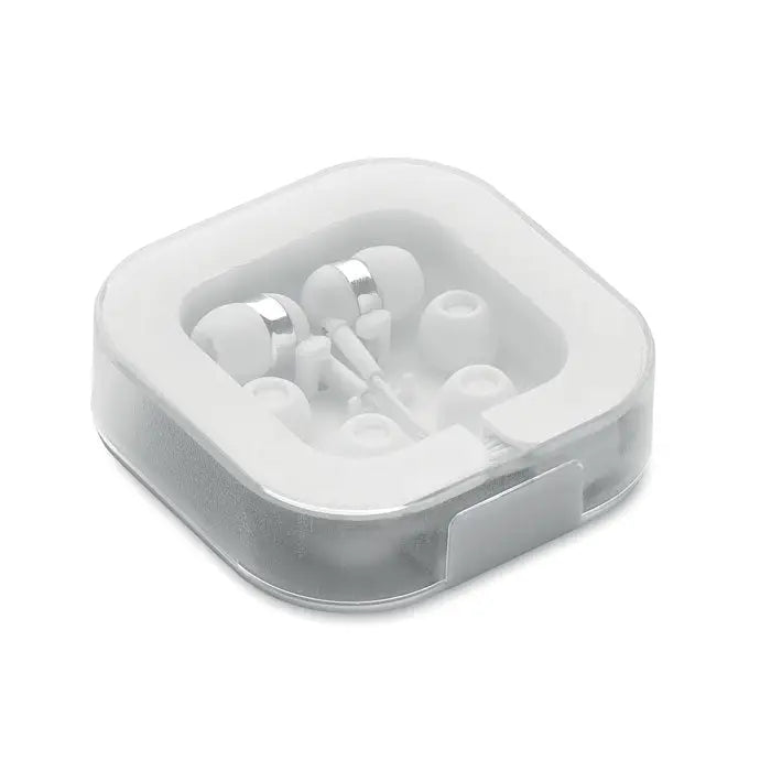 Casti in-ear albe cu accente metalice argintii si huse din silicon, depozitate intr-o carcasa transparenta
