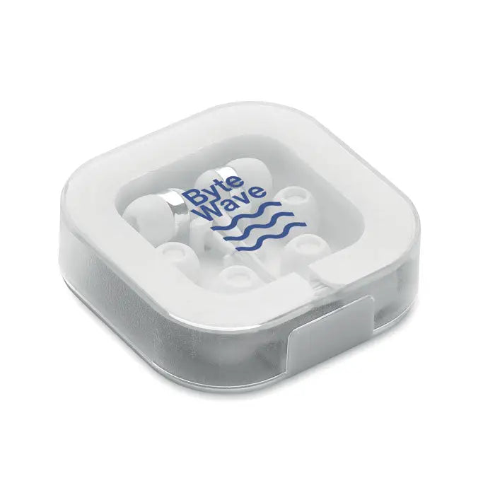 White plastic earbuds cu huse din silicon în carcasa transparentă pătrată cu brandul byte wave