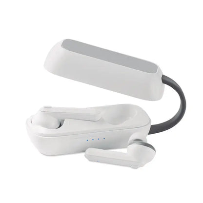 Casti de incarcare fara fir tws albe cu design minimalist si finisaj soft-touch in carcasa cu cablu usb-c integrat