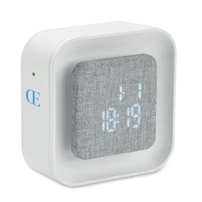 Ceas cu alarma alb patrat din abs rpet reciclat cu panou gri din material textil si afisaj led albastru la ora 18 19