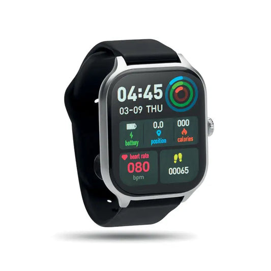 Ceas de sanatate fara fir inteligent cu bratara neagra din silicon si ecran dreptunghiular argintiu care afiseaza metrici fitness