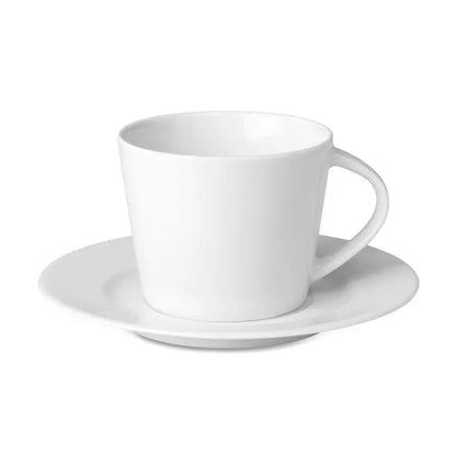 Ceasca si farfurie pentru cappuccino din ceramica alba cu design minimalist si linii curate