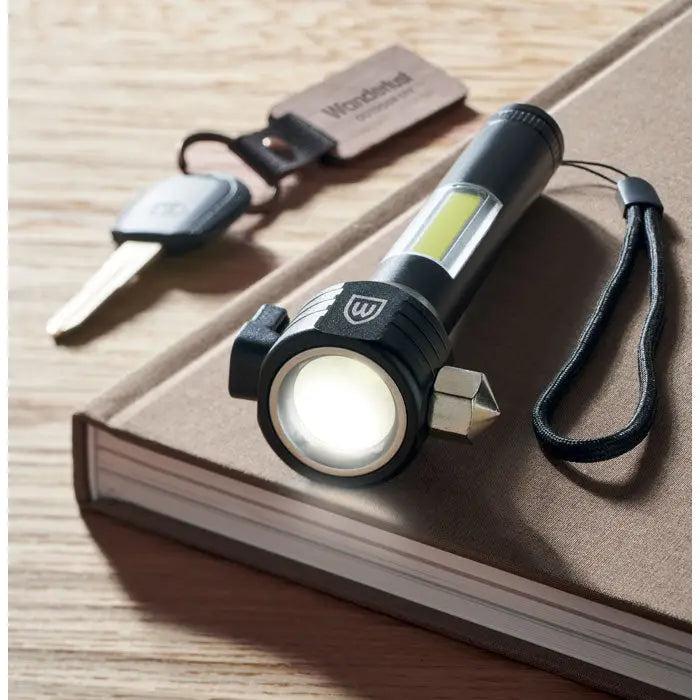 Ciocan de urgenta 3 in 1 negru din metal cu lanterna led galbena si varf metalic pentru spargerea geamurilor