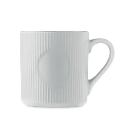 Covoraș de cană alb din ceramică cu textură nervurată vertical și mâner rotunjit neted 340 ml