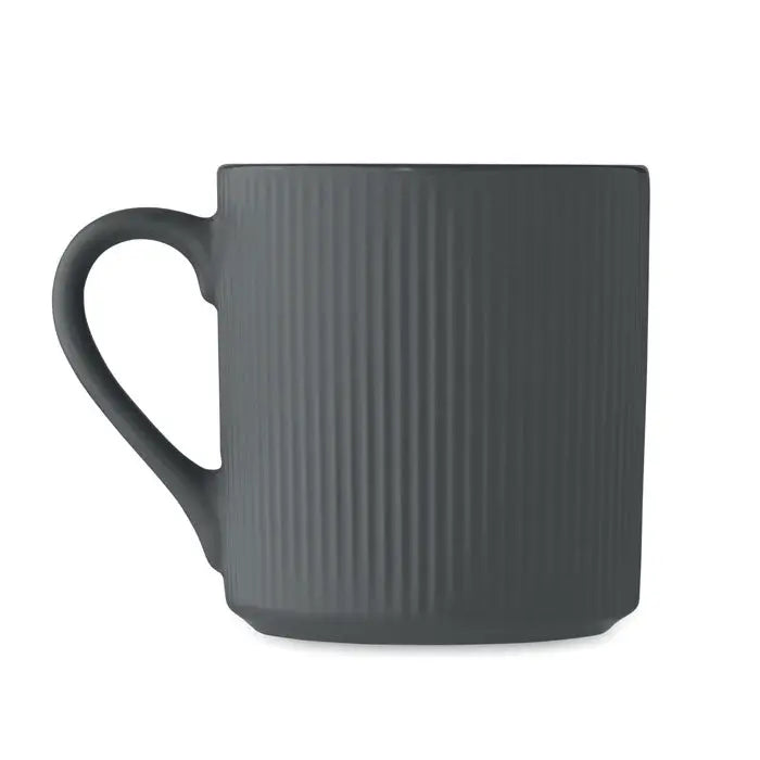 Covoras de cana din ceramica 340 ml gri inchis cu textura nervurata vertical si maner modern elegant