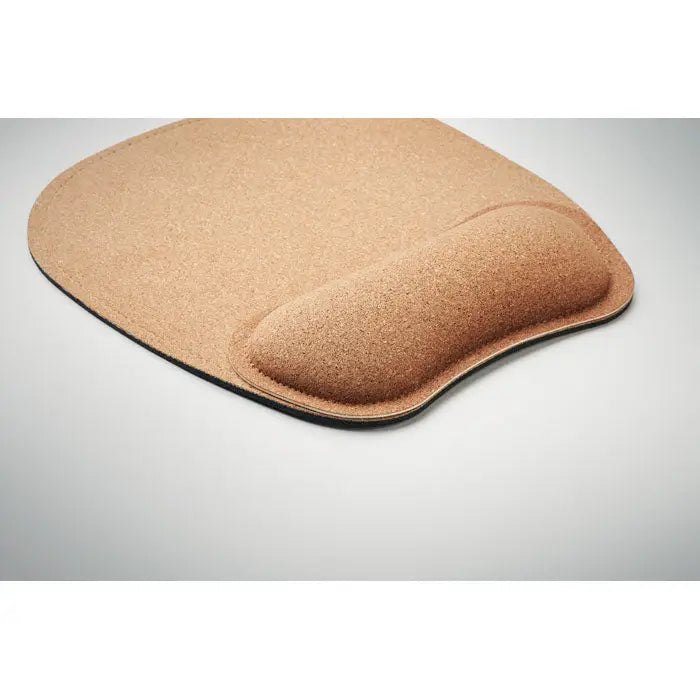 Covoras de mouse ergonomic din pluta bej cu suport integrat pentru incheietura mainii