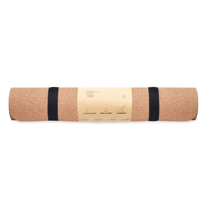 Covoras de yoga din pluta rulat cu bretele negre si eticheta bej cu posturi ilustrate pentru exercitii de yoga