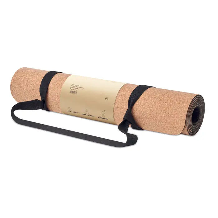 Covoras de yoga din pluta, rulou cu curele negre si eticheta bej cu pozitii ilustrate pentru exercitii yoga