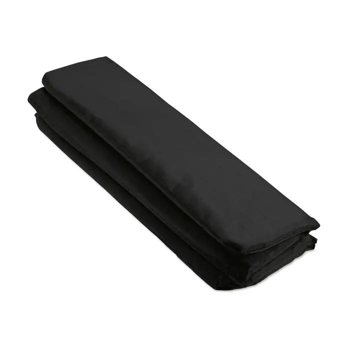 Covoraș pentru scaun rabatabil din material textil negru, pliabil, cu textură netedă și aspect îngrijit