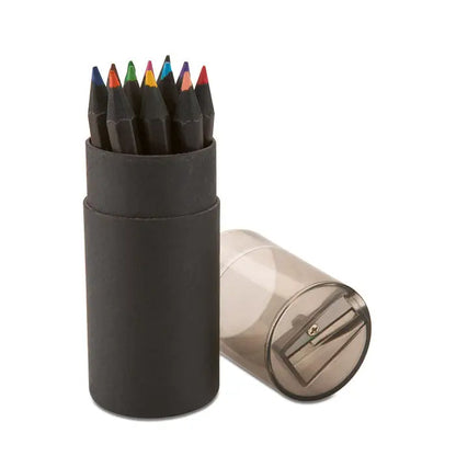Creionera cilindrică neagră cu creioane colorate ascuțite și ascuțitoare gri translucid pentru colorat