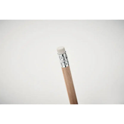 Creion natural din lemn cu ferrulă metalică argintie și radier alb în punga cu semințe