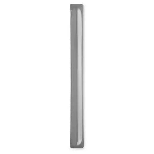 Curea reflectorizanta pentru incheietura mainii cu placuta dreptunghiulara mata gri si finisaj lucios neted