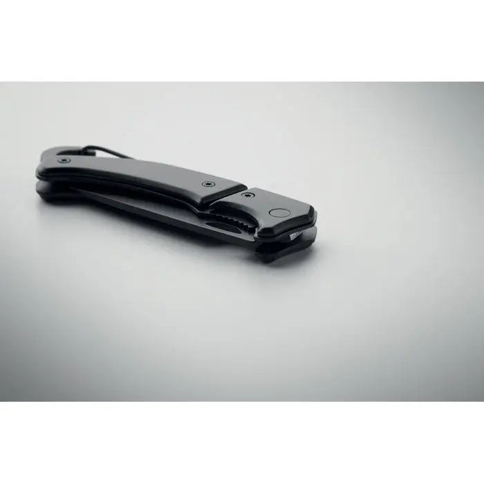 Cutit pliabil din aluminiu negru cu maner mat si design compact pentru uz cotidian
