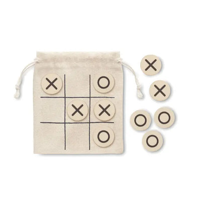 Beige sac de pânză cu șnur și piese din lemn pentru joc tic tac toe dezghet de lemn tic tac