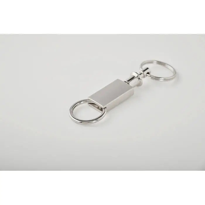 Desfaceti inelul de chei despartit keychain din metal argintiu cu bara dreptunghiulara lustruita si doua inele circulare
