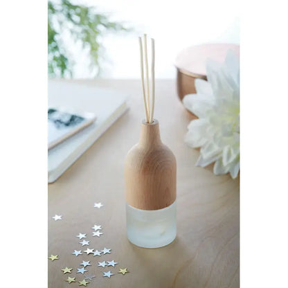 Difuzor de arome minimalist din lemn si sticla mata cu bete subtiri din lemn natural