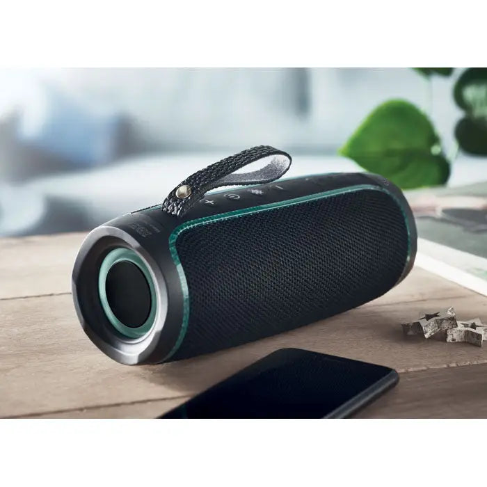 Difuzor wireless negru cu LED 2x5, accente teal, grilă texturată și curea de transport, rezistent ipx4