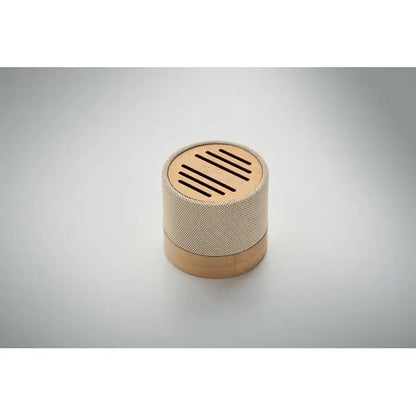 Difuzor wireless bamboo rpet cilindric bej imbracat in material textil cu baza si capac din bambus cu fante orizontale