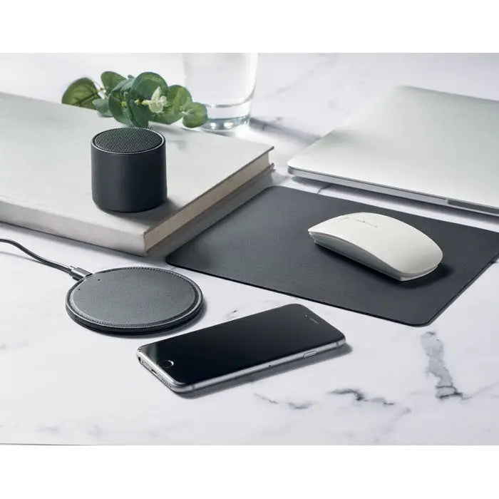 Difuzor wireless cilindric negru cu grilaj texturat din pu reciclat pentru sunet portabil