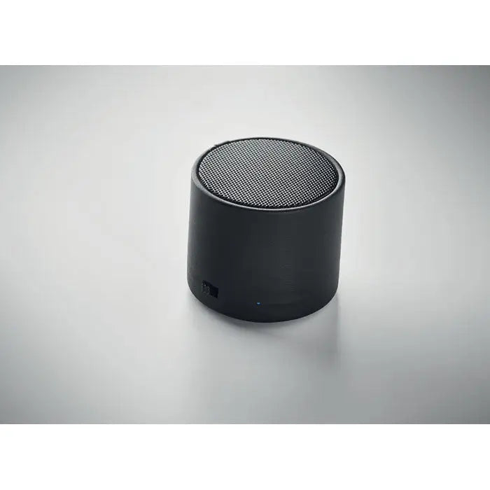 Difuzor wireless cilindric negru din pu reciclat cu grilaj de plasă și led albastru indicator
