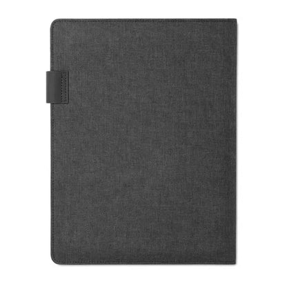 Dosar a4 din material texturat gri închis cu power bank și curea asortată în partea stângă